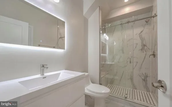 $2,700 | 2536 Elvans Road Southeast, Washington, DC 20020