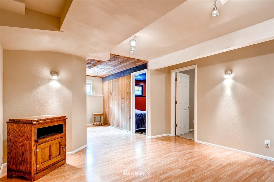 17831 145th Avenue Southeast Renton, WA 98058 - Photo 18 of 25 Gallery Image 18