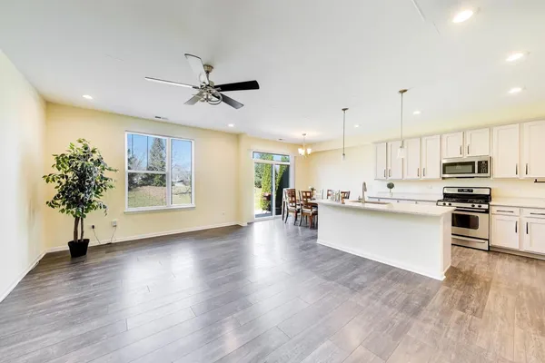 $442,000 | 4152 Calder Lane, Aurora, IL 60504