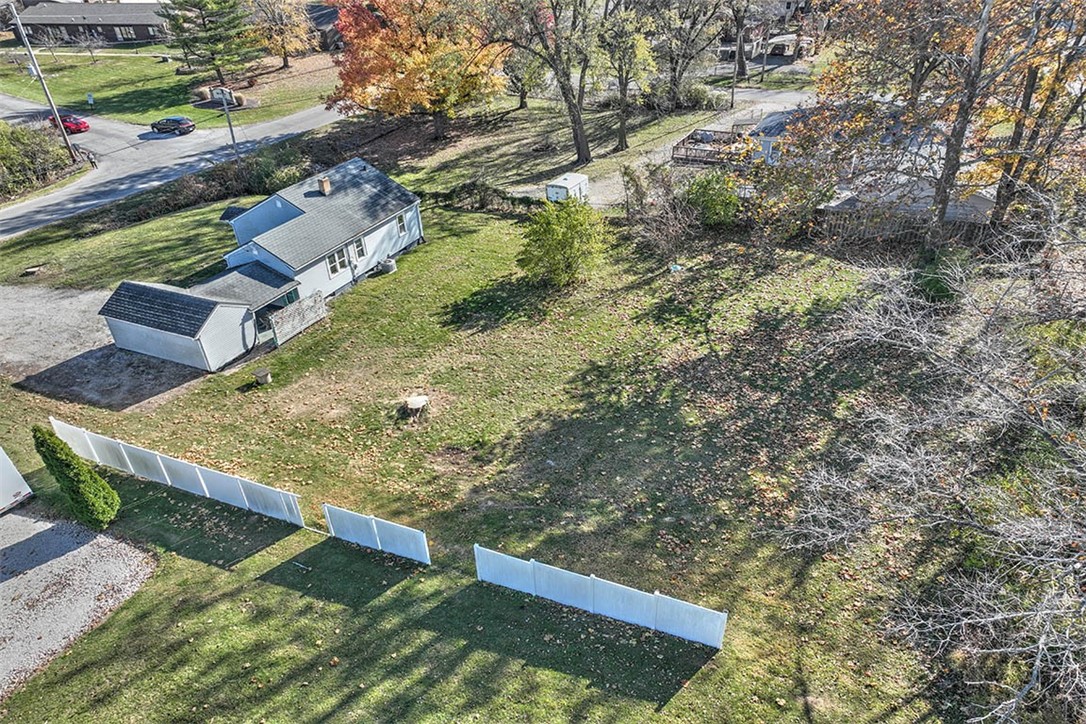 1765 South Fairview Avenue Decatur, IL 62521 - Photo 4 of 24 a view of a yard in a city