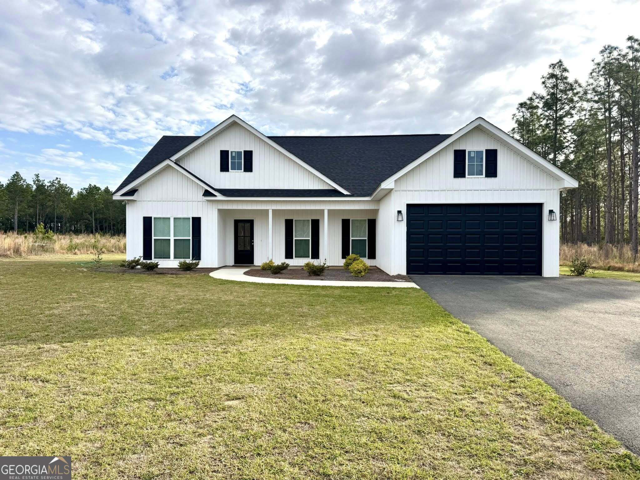 613 Shady Grove Dublin, GA 31021 - Photo 1 of 17