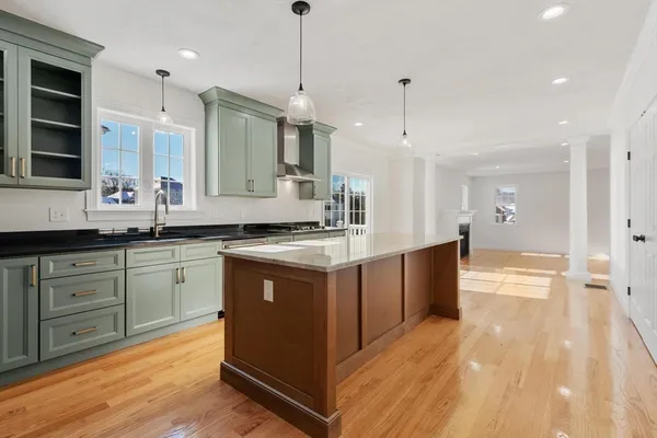 $1,399,999 | 2 Clover Glen Circle, Shrewsbury, MA 01545