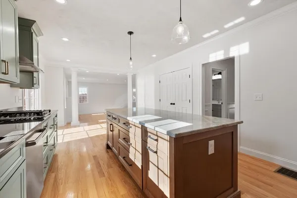 $1,399,999 | 2 Clover Glen Circle, Shrewsbury, MA 01545