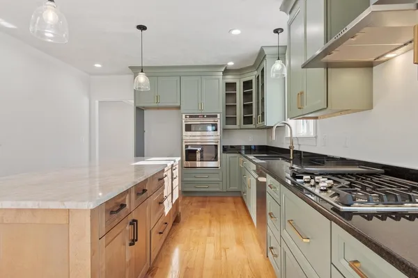 $1,399,999 | 2 Clover Glen Circle, Shrewsbury, MA 01545