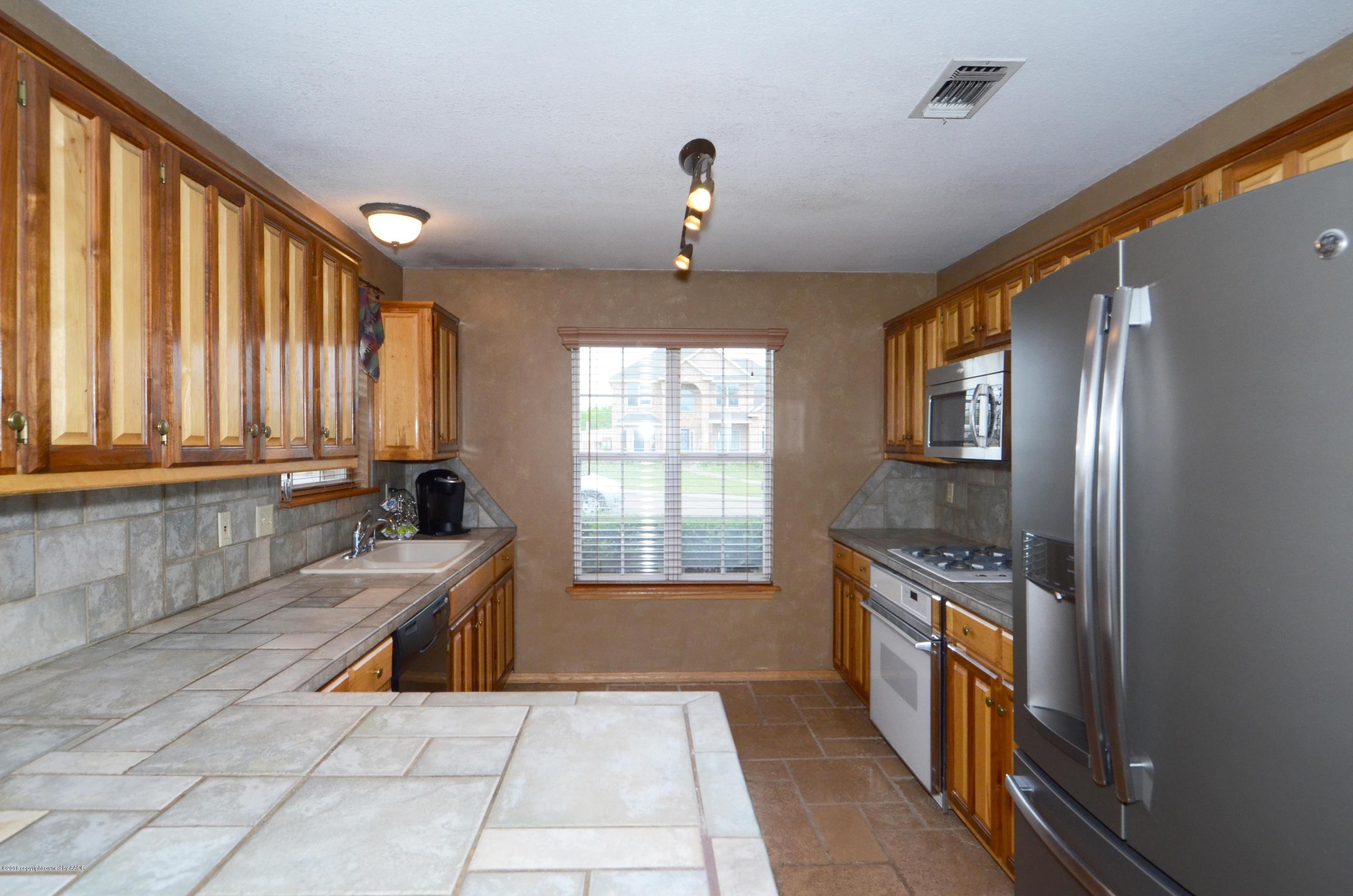4219 Catalpa Lane Amarillo, TX 79110 - Photo 12 of 27 12 Kitchen 3