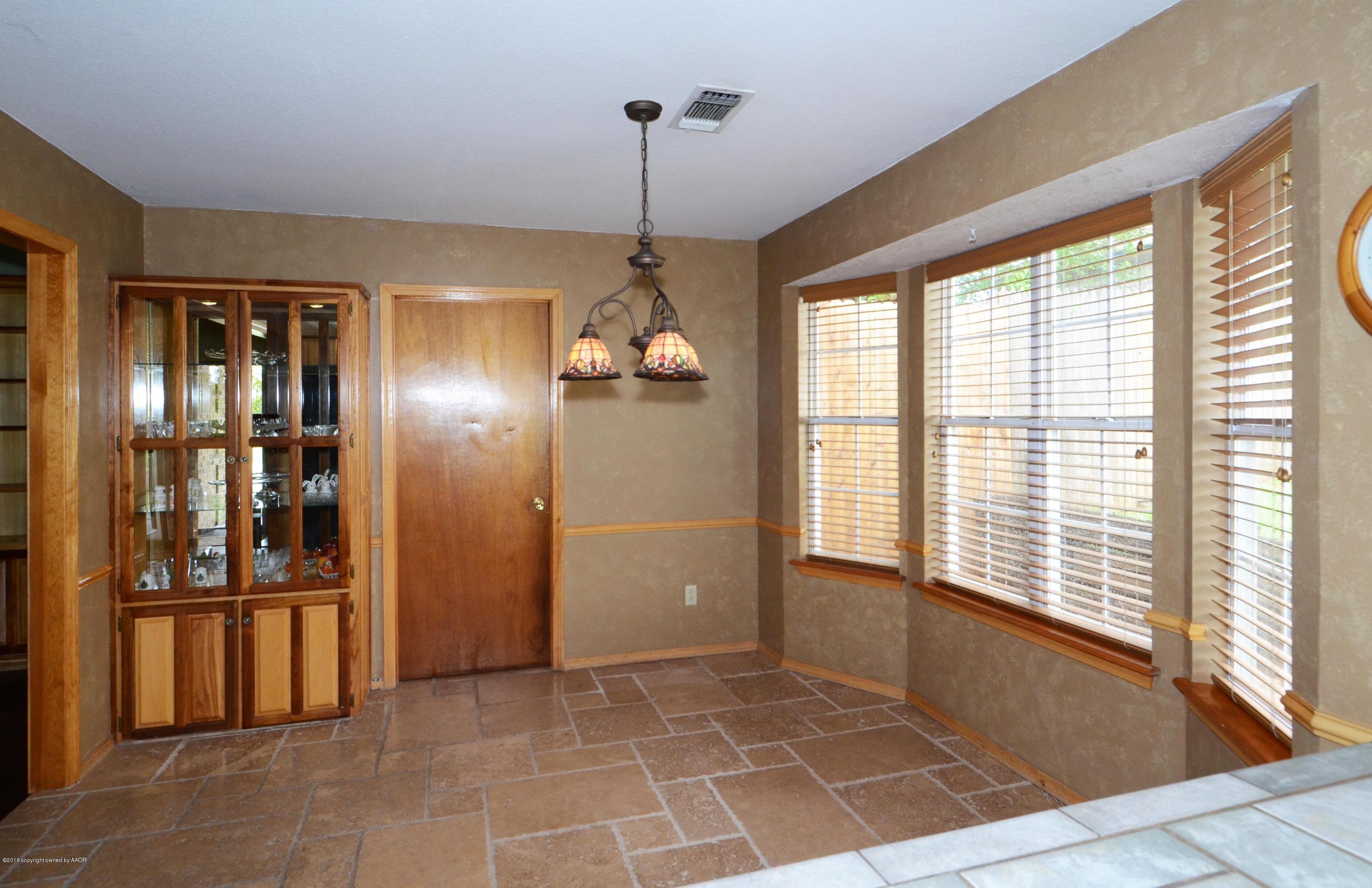 4219 Catalpa Lane Amarillo, TX 79110 - Photo 10 of 27 10 Dining Room