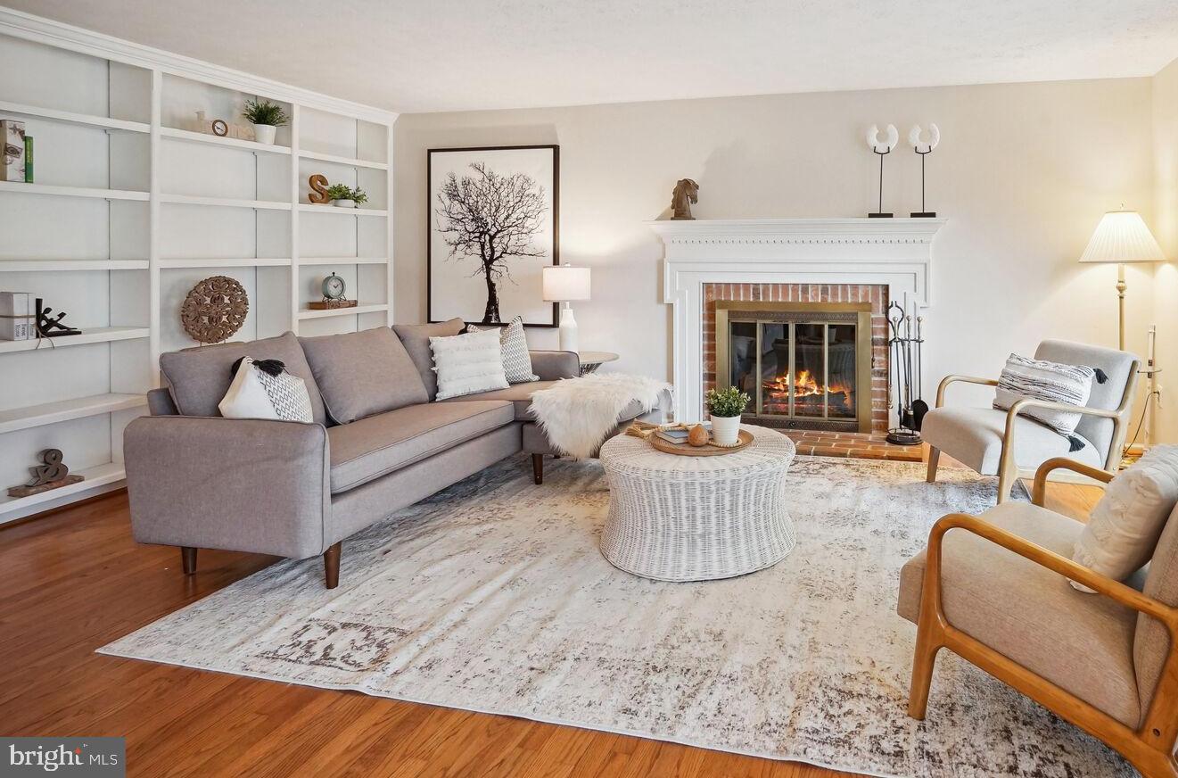 6311 Falling Brook Drive Burke, VA 22015 - Photo 3 of 35 Family Room