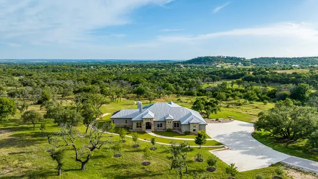 $2,195,000 | 273 Admiral Heights Boulevard, Fredericksburg, TX 78624