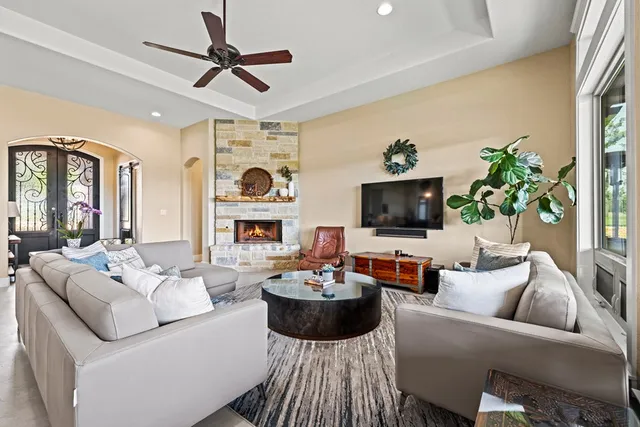 $2,195,000 | 273 Admiral Heights Boulevard, Fredericksburg, TX 78624