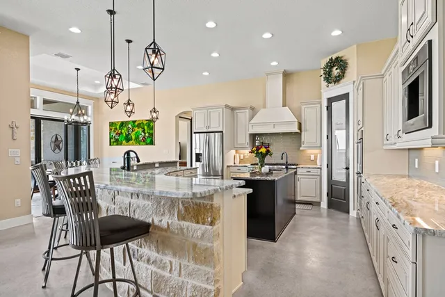 $2,195,000 | 273 Admiral Heights Boulevard, Fredericksburg, TX 78624