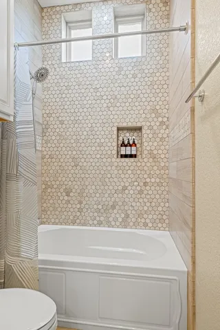 $2,195,000 | 273 Admiral Heights Boulevard, Fredericksburg, TX 78624