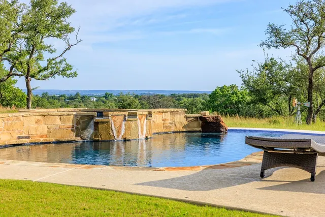 $2,195,000 | 273 Admiral Heights Boulevard, Fredericksburg, TX 78624