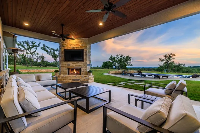 $2,195,000 | 273 Admiral Heights Boulevard, Fredericksburg, TX 78624