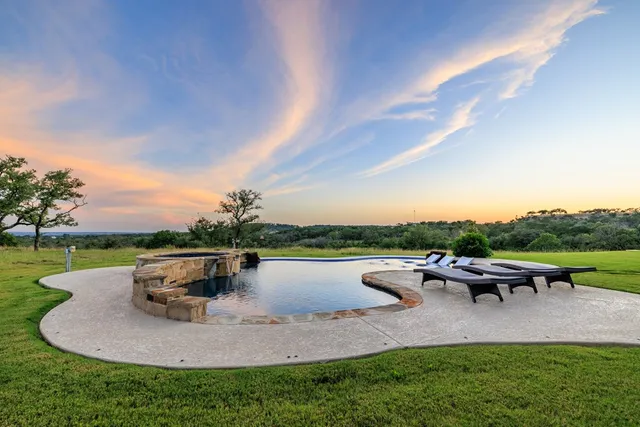 $2,195,000 | 273 Admiral Heights Boulevard, Fredericksburg, TX 78624