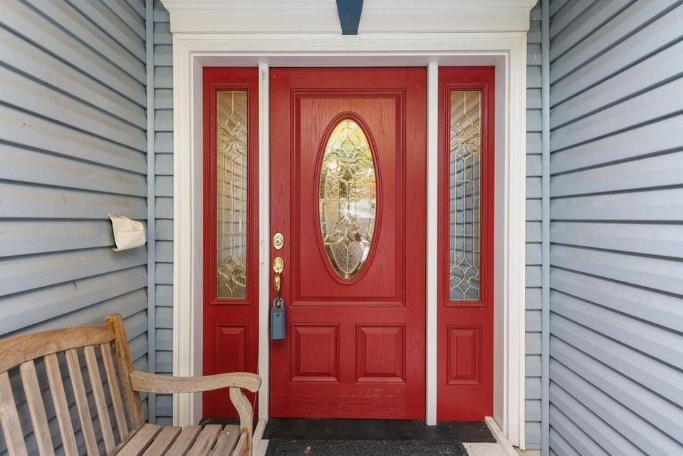 705 Mountain Avenue Central Point, OR 97502 - Photo 2 of 29 2