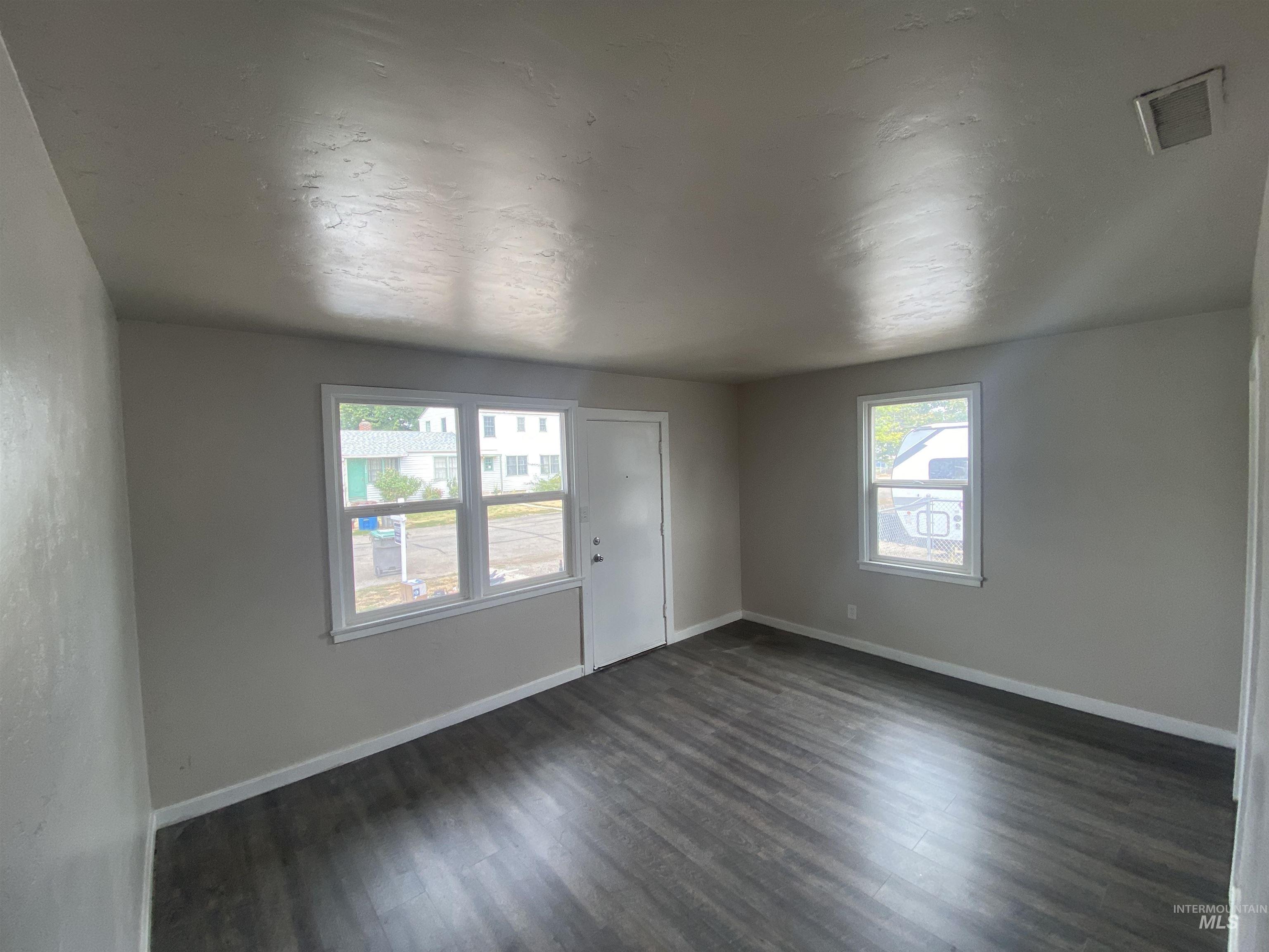 3885 Pershing Drive Boise, ID 83705 - Photo 1 of 14