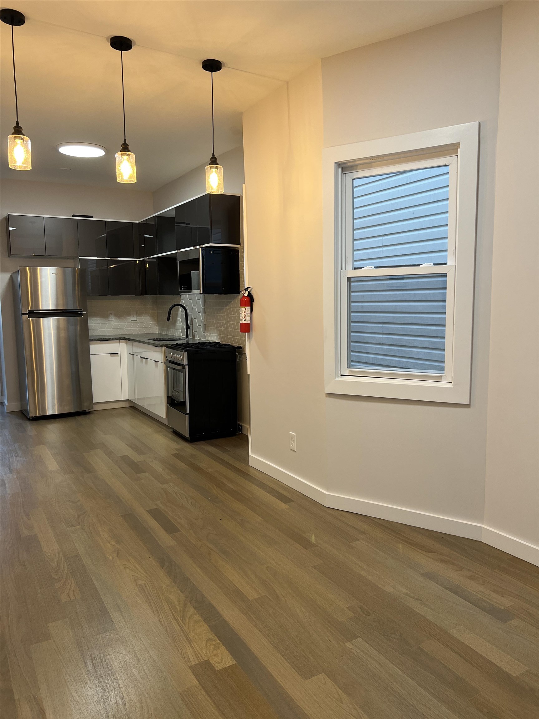 107 Magazine Street, Unit 2R Newark, NJ 07105 - Photo 17 of 40