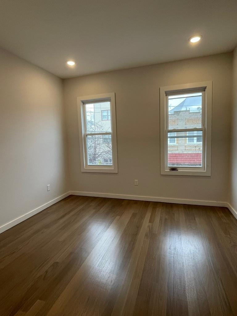 107 Magazine Street, Unit 2R Newark, NJ 07105 - Photo 18 of 40