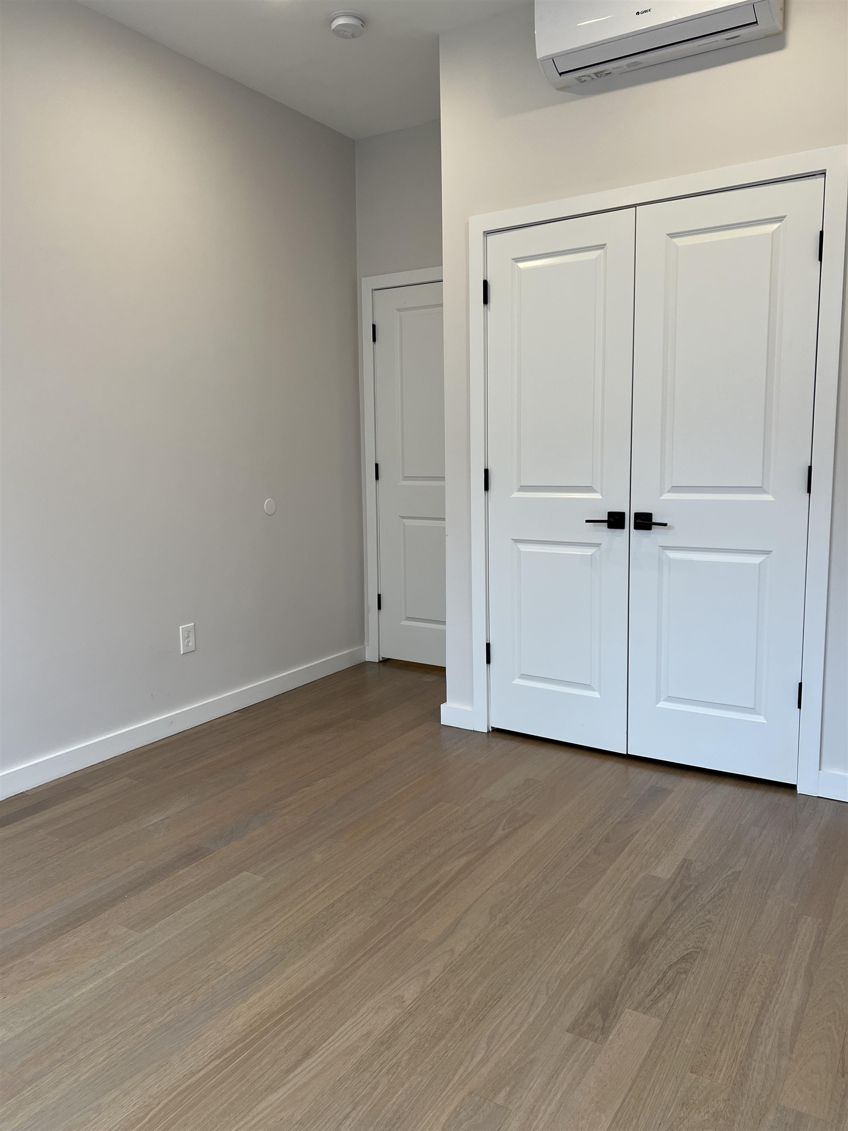 107 Magazine Street, Unit 2R Newark, NJ 07105 - Photo 23 of 40