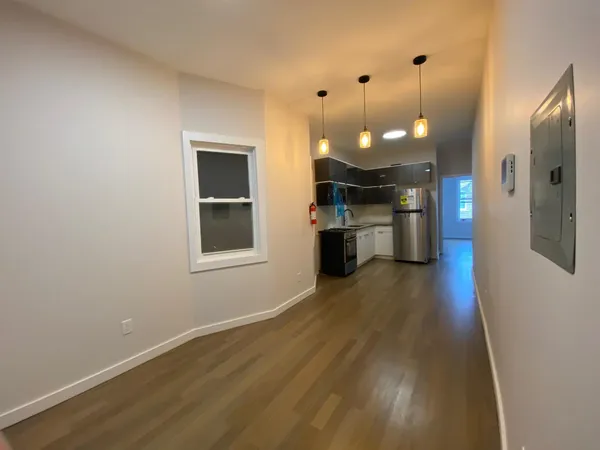 $2,200 | 107 Magazine Street, Unit 2R, Newark, NJ 07105