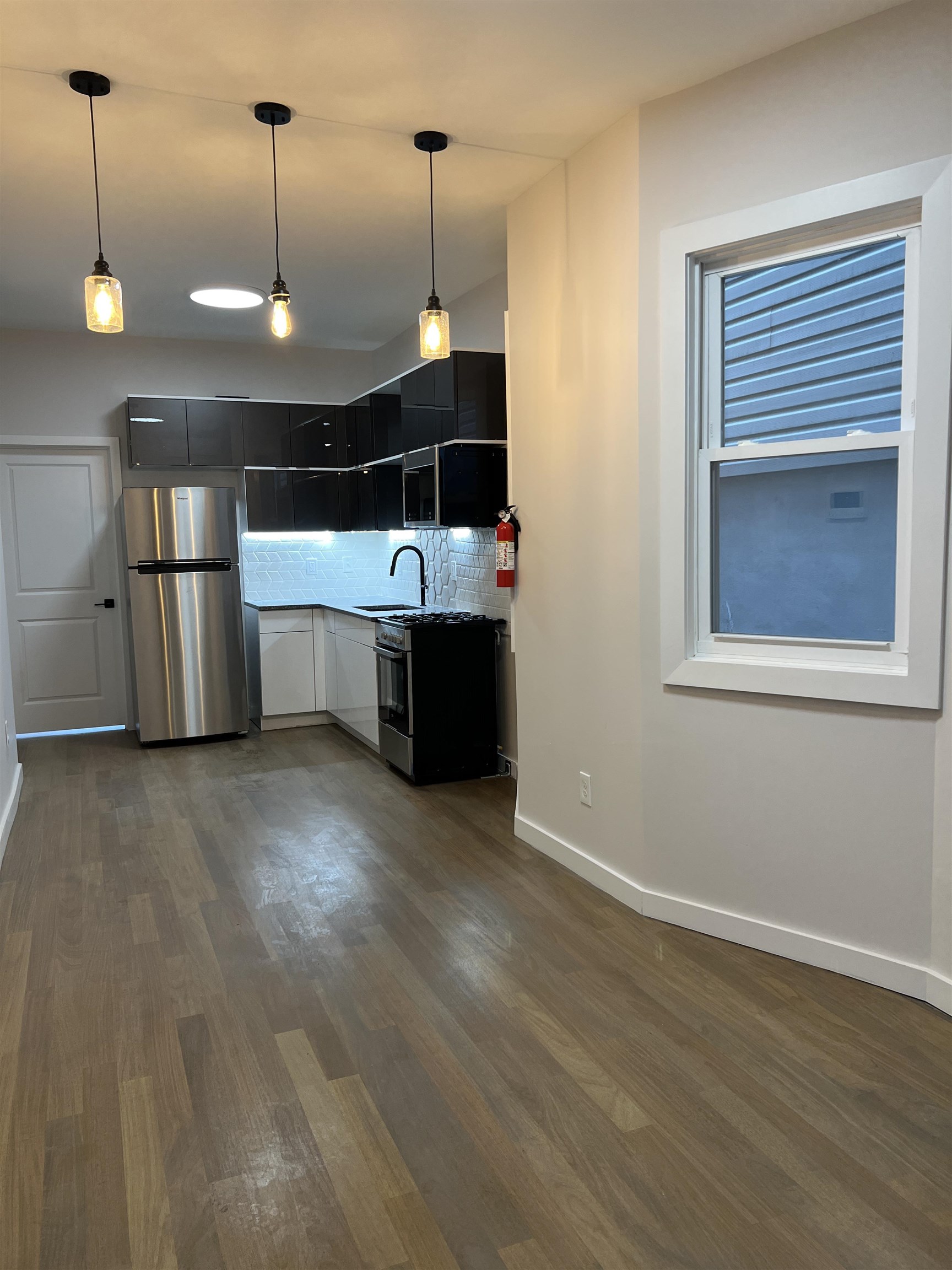 107 Magazine Street, Unit 2R Newark, NJ 07105 - Photo 31 of 40