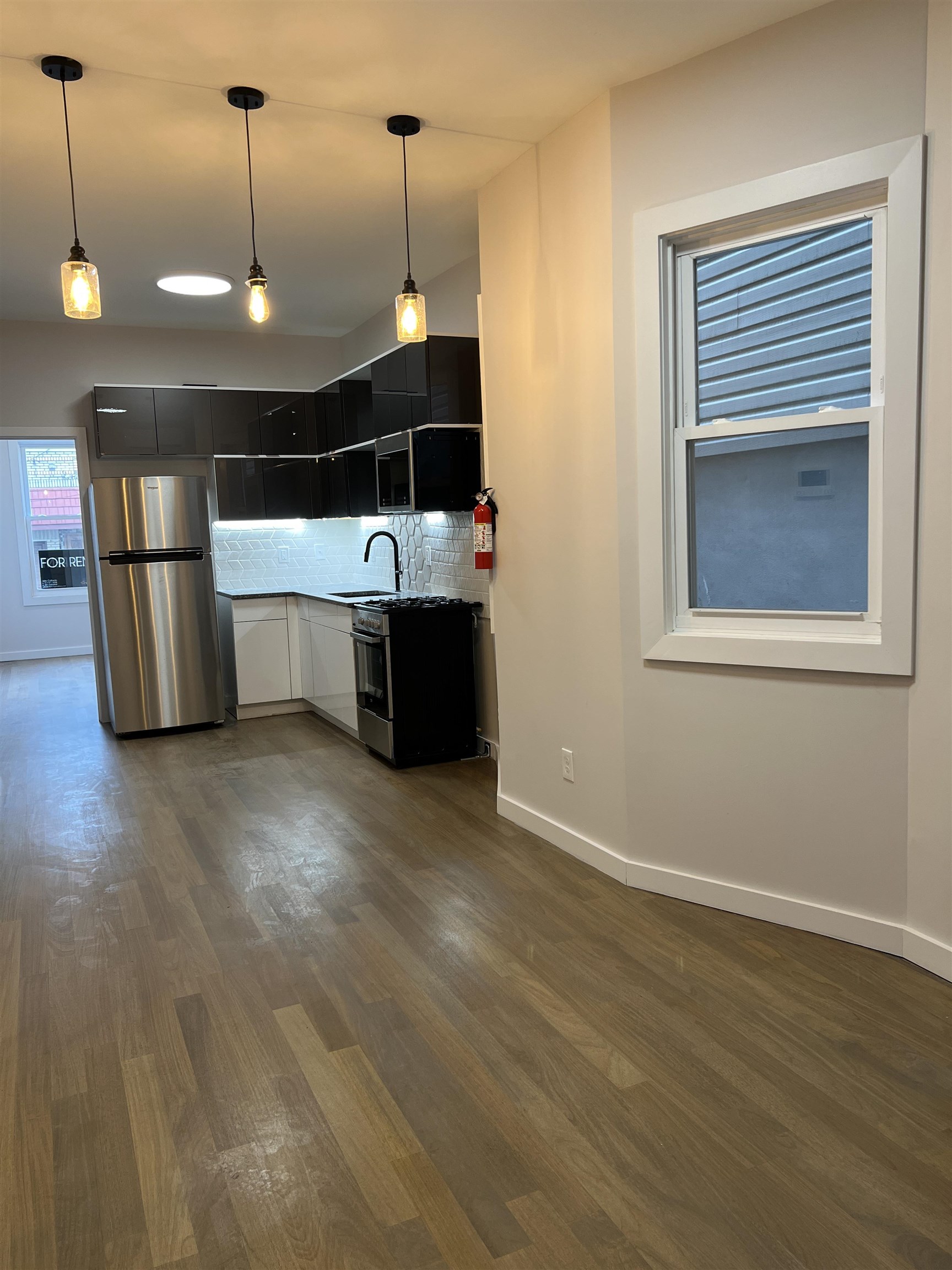 107 Magazine Street, Unit 2R Newark, NJ 07105 - Photo 35 of 40