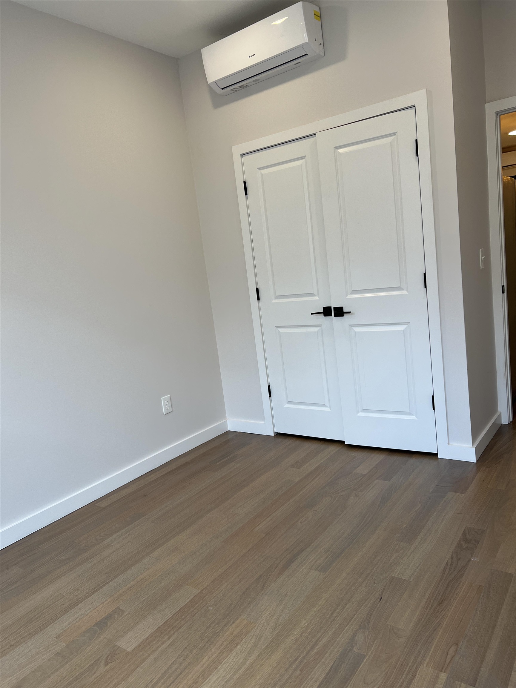 107 Magazine Street, Unit 2R Newark, NJ 07105 - Photo 36 of 40