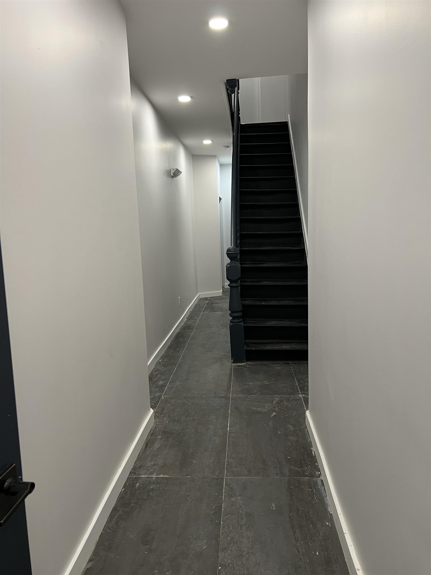 107 Magazine Street, Unit 2R Newark, NJ 07105 - Photo 37 of 40