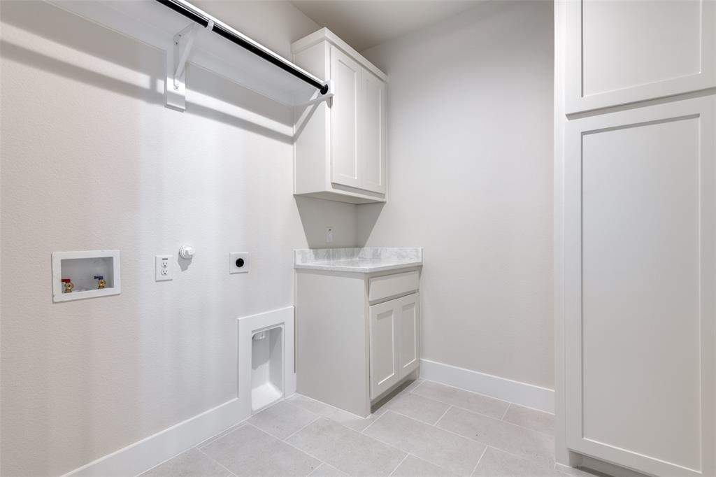 820 Evergreen Way Nevada, TX 75173 - Photo 23 of 37 a view of cabinets and entryway