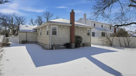 $700,000 | 2761 Preston Place, North Bellmore, NY 11710