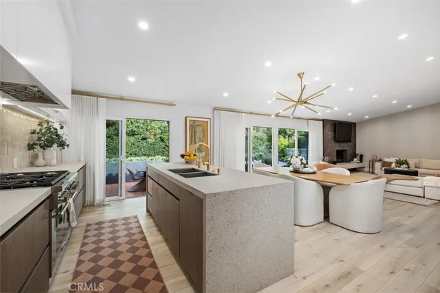 $2,599,000 | 358 Vista Madera, Newport Beach, CA 92660