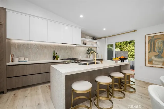 $2,599,000 | 358 Vista Madera, Newport Beach, CA 92660