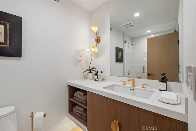 $2,599,000 | 358 Vista Madera, Newport Beach, CA 92660