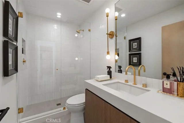 $2,599,000 | 358 Vista Madera, Newport Beach, CA 92660