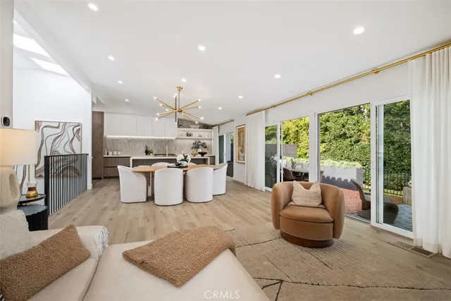 $2,599,000 | 358 Vista Madera, Newport Beach, CA 92660