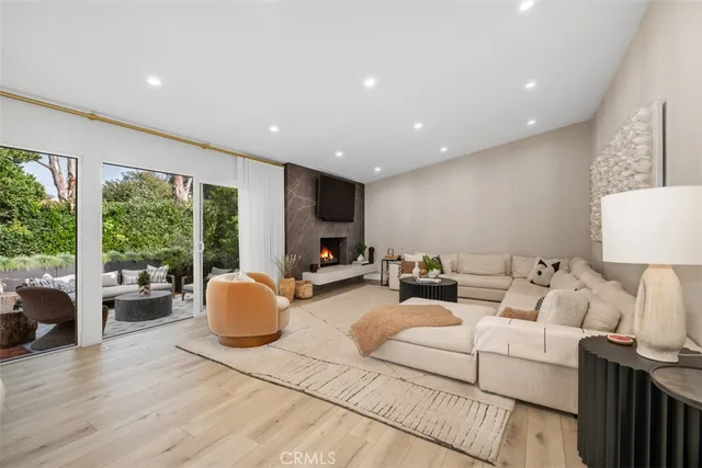 $2,599,000 | 358 Vista Madera, Newport Beach, CA 92660