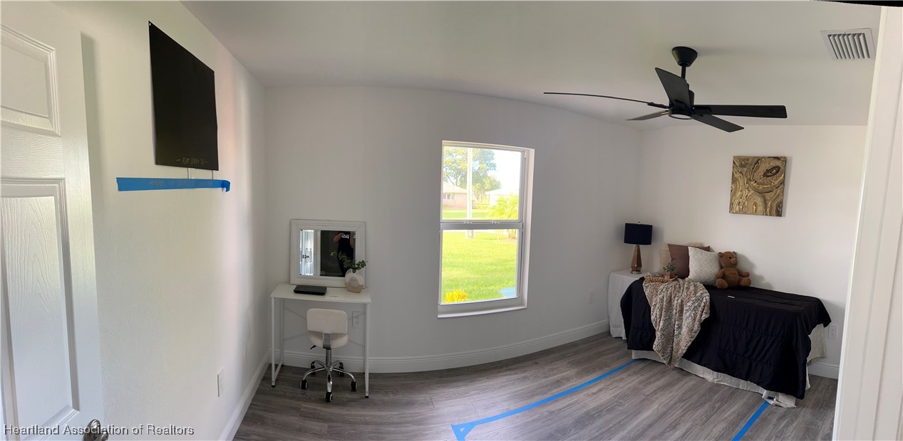 136 Lincoln Road Northwest Lake Placid, FL 33852 - Photo 26 of 31 Second largest bedroom fit for queen size bed