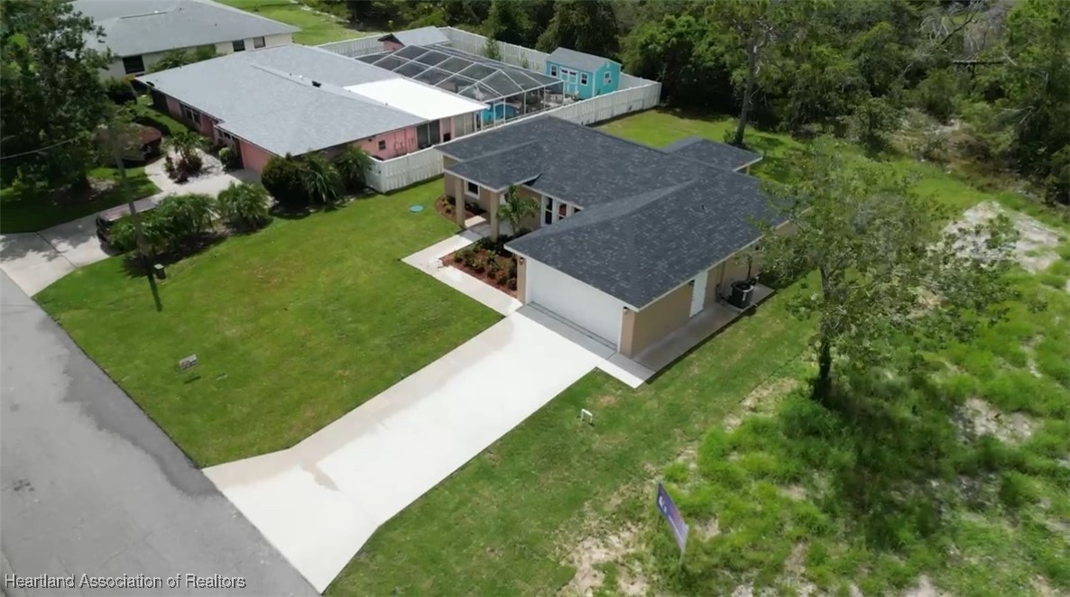 136 Lincoln Road Northwest Lake Placid, FL 33852 - Photo 4 of 31