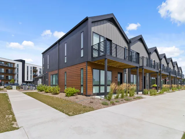 $494,900 | 4199 East Hemlock Drive, Unit 108, Oak Creek, WI 53154