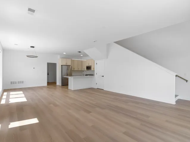 $494,900 | 4199 East Hemlock Drive, Unit 108, Oak Creek, WI 53154