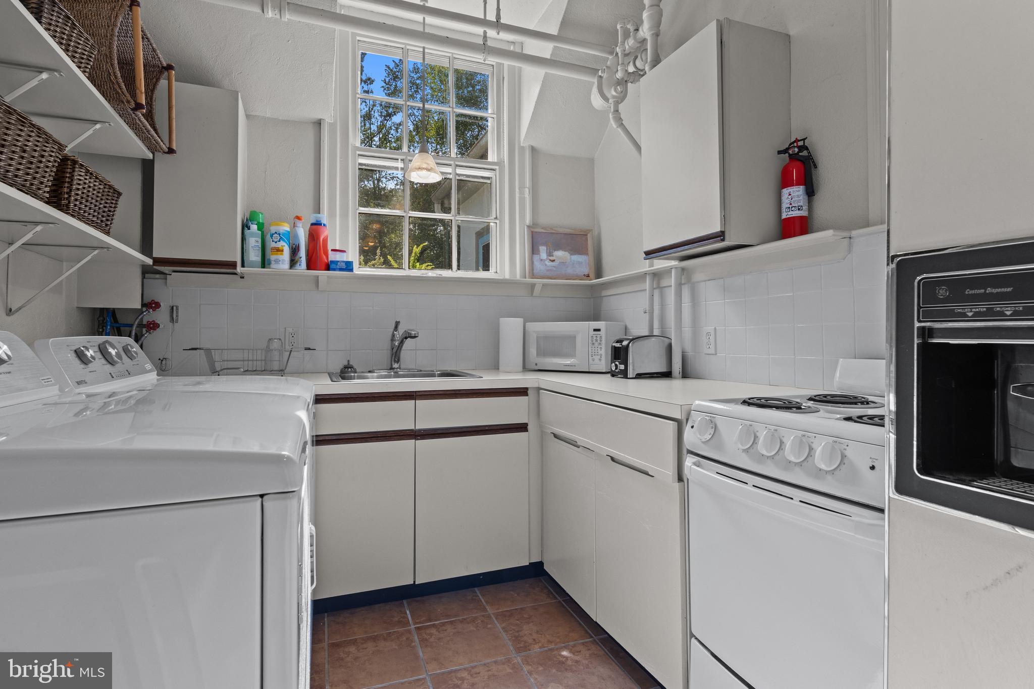 136 Grubb Road Malvern, PA 19355 - Photo 79 of 91 Extra kitchen in garage