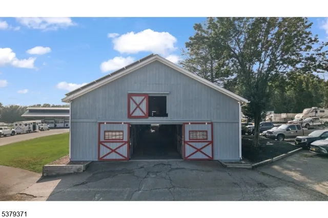 a view of a outdoor space in front of a house