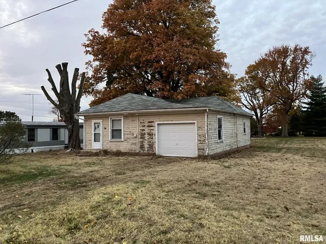 $28,000 | 265 West Maple Street, Roseville, IL 61473