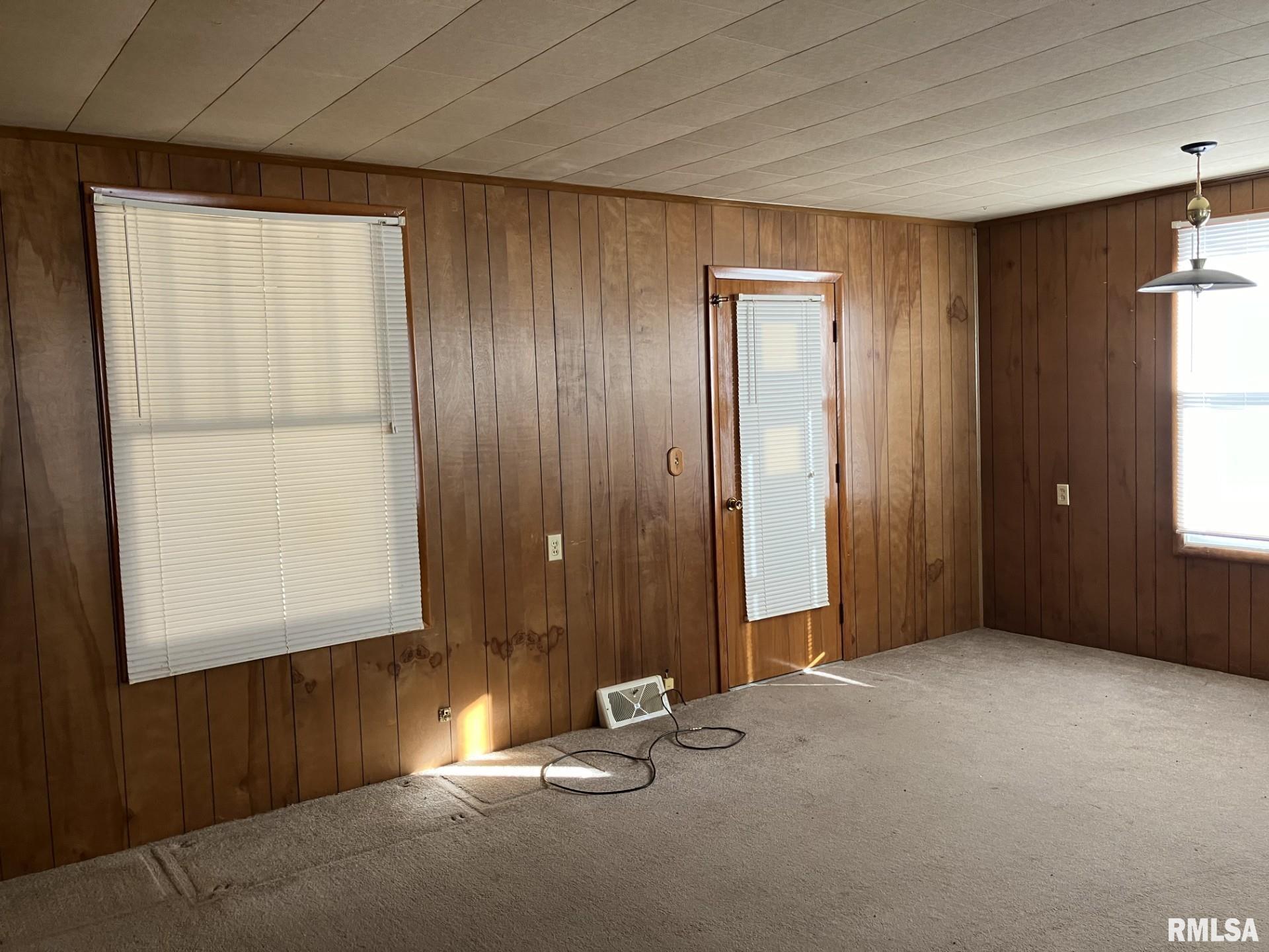 265 West Maple Street Roseville, IL 61473 - Photo 13 of 24