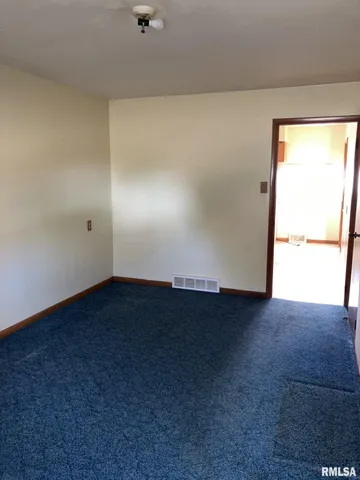 $28,000 | 265 West Maple Street, Roseville, IL 61473