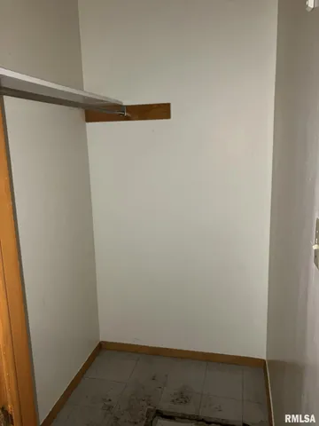 $28,000 | 265 West Maple Street, Roseville, IL 61473