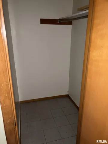 $28,000 | 265 West Maple Street, Roseville, IL 61473