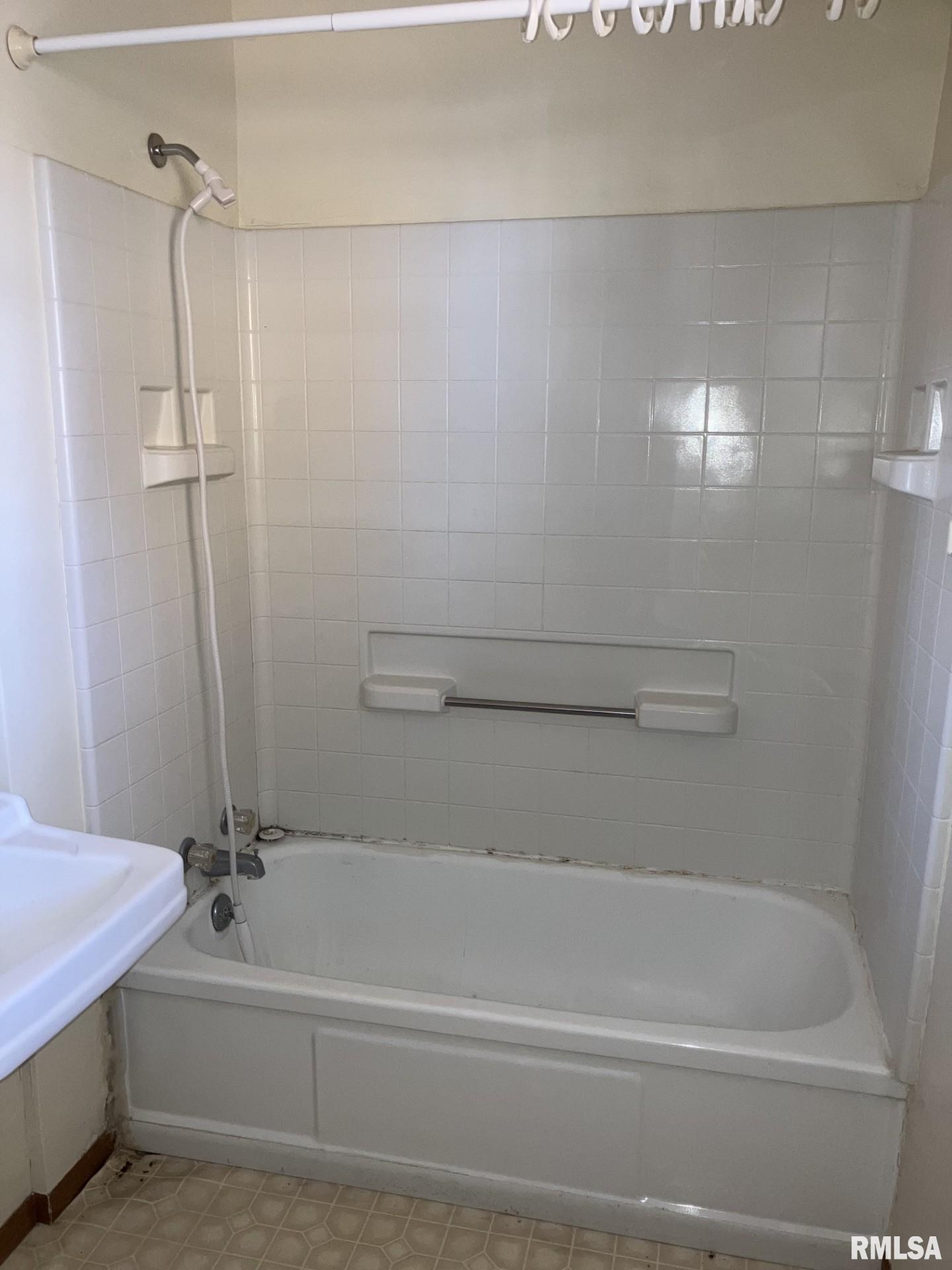 265 West Maple Street Roseville, IL 61473 - Photo 18 of 24