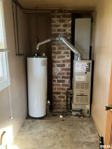 $28,000 | 265 West Maple Street, Roseville, IL 61473