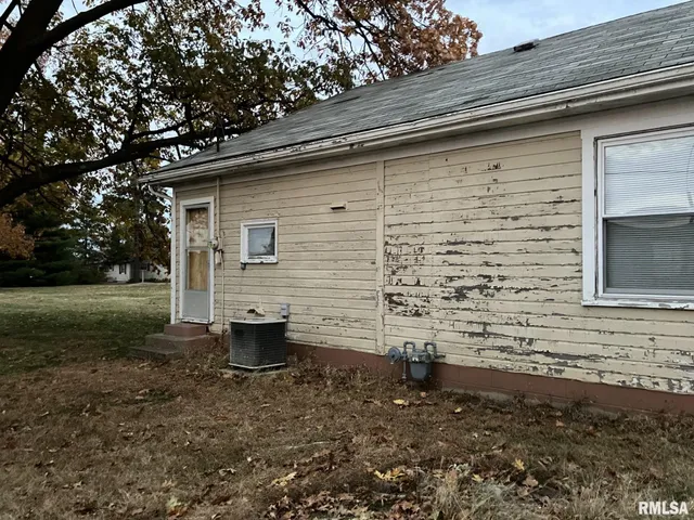 $28,000 | 265 West Maple Street, Roseville, IL 61473